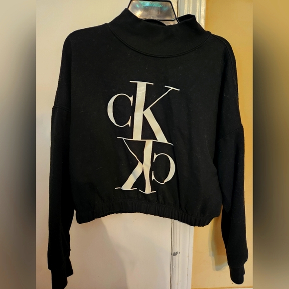 Sweater - Picture 1 of 1